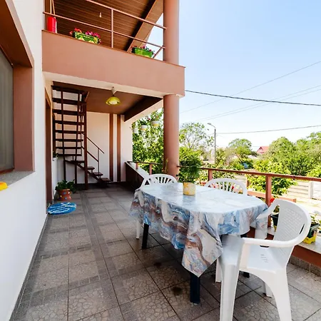 Flory De Inchiriat 3*