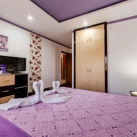 Flory De Inchiriat Gasthuis 3*