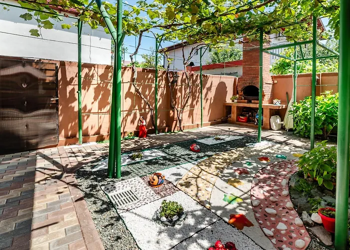 Flory De Inchiriat Pensiune